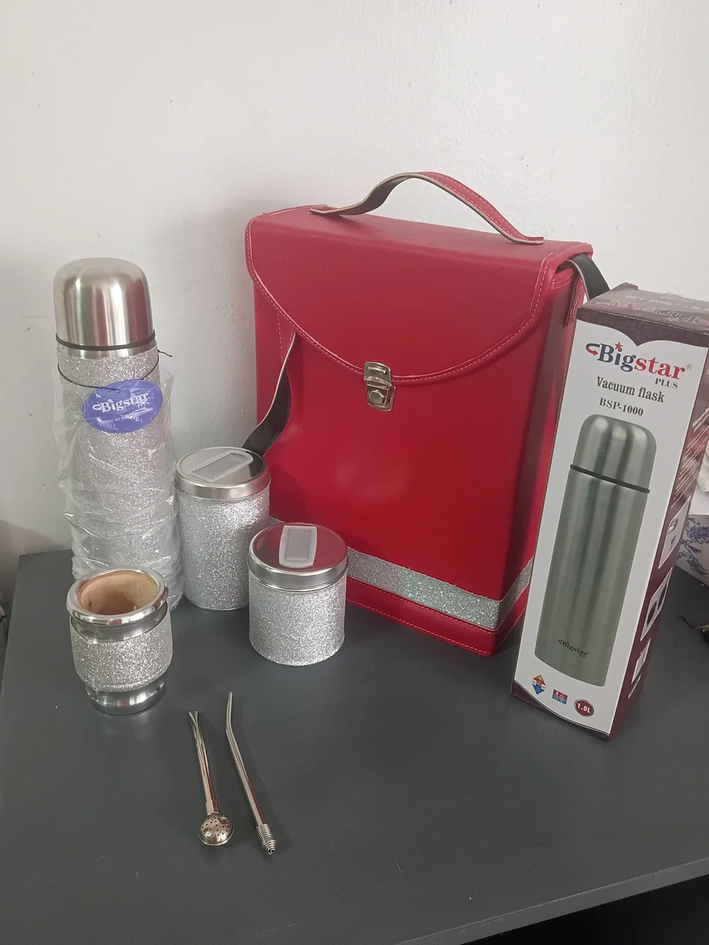 Big Star Mate Gourd Equipment Red Tote Beverage Set with Silver Sparkle Accents